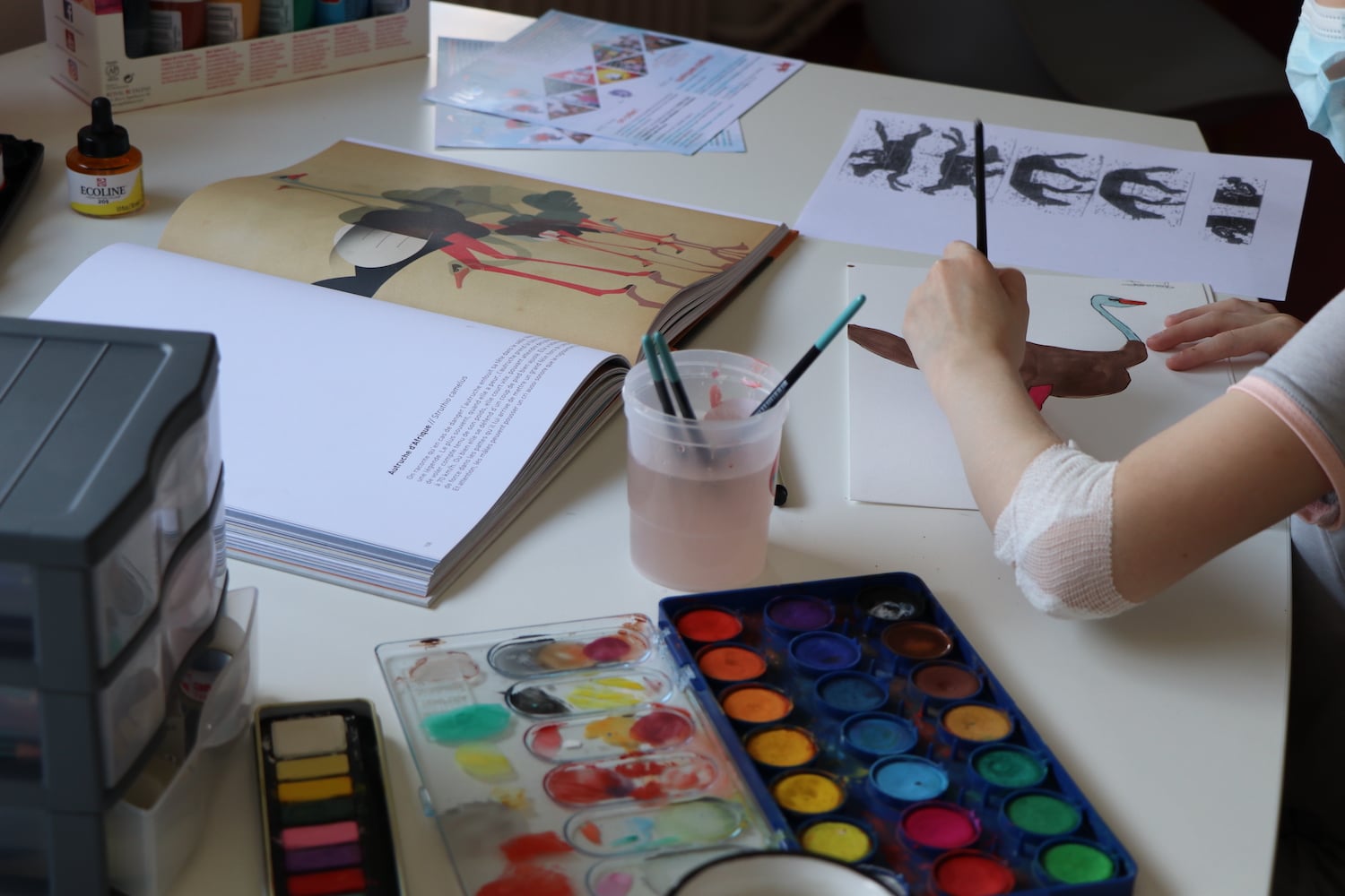 Pièces Jaunes Rentrée des classes Hôpital Necker enfants malades aquarelle dessin ateliers